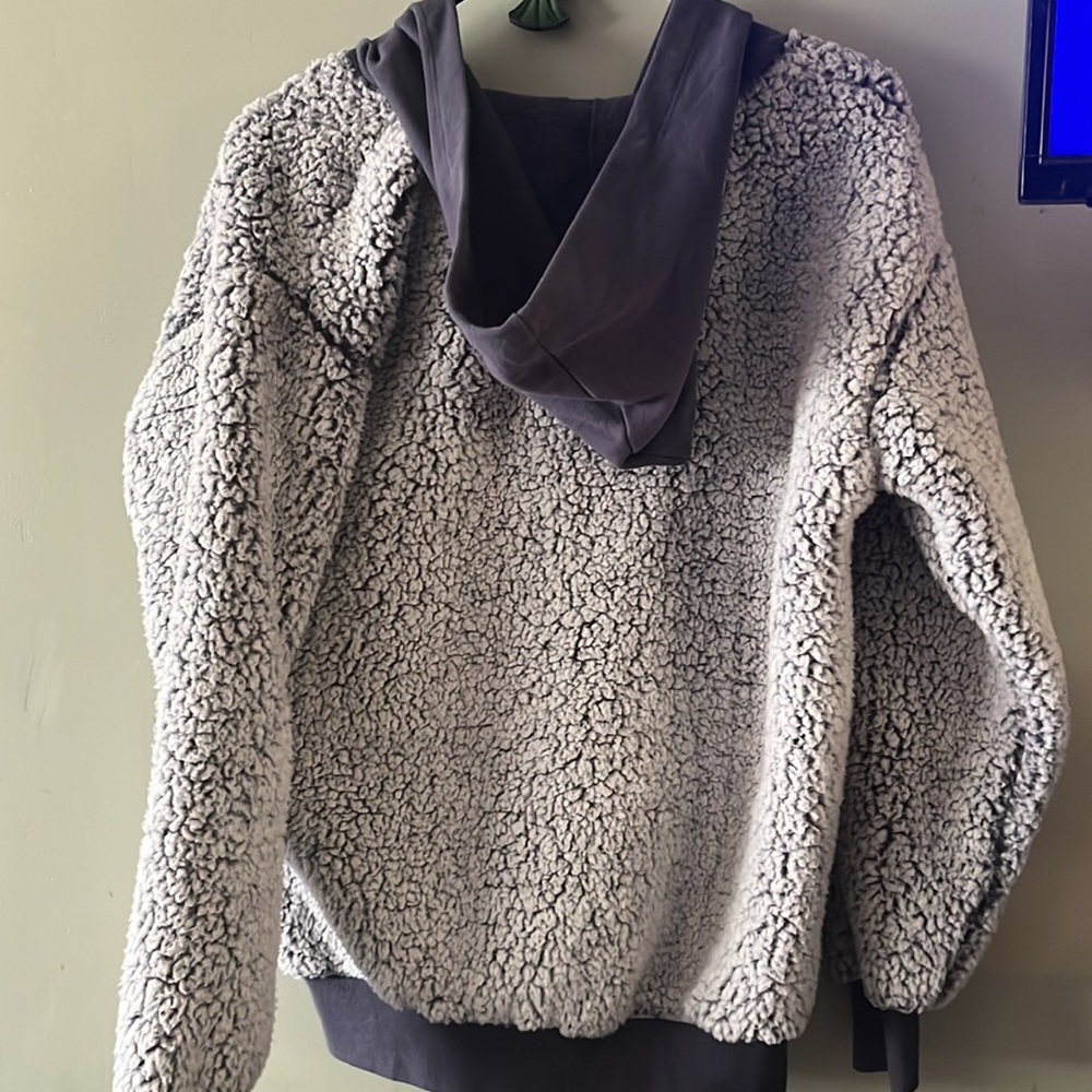 Women’s Jacket - Picture 2 of 4